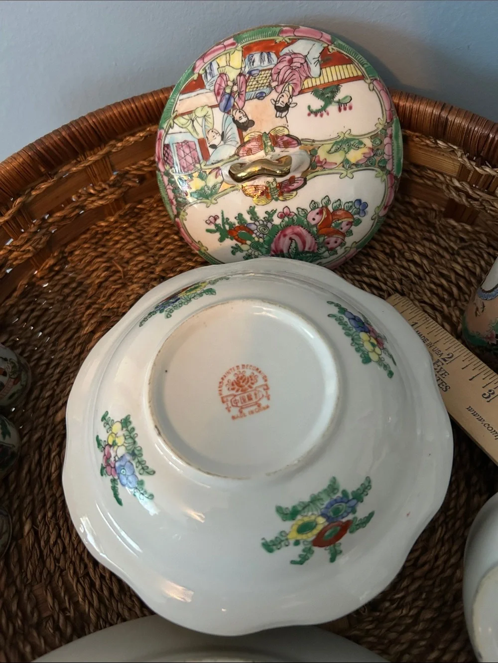 Famille Rose Medallion Chinese Porcelain  Covered Dish 6” EUC